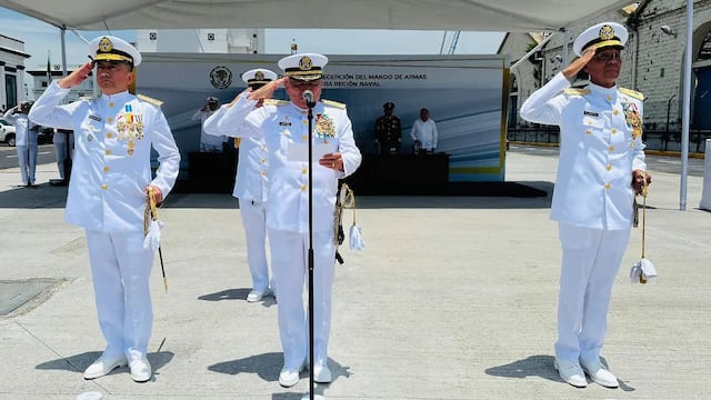 SEMAR rinde homenaje a marinos fallecidos en Texas.