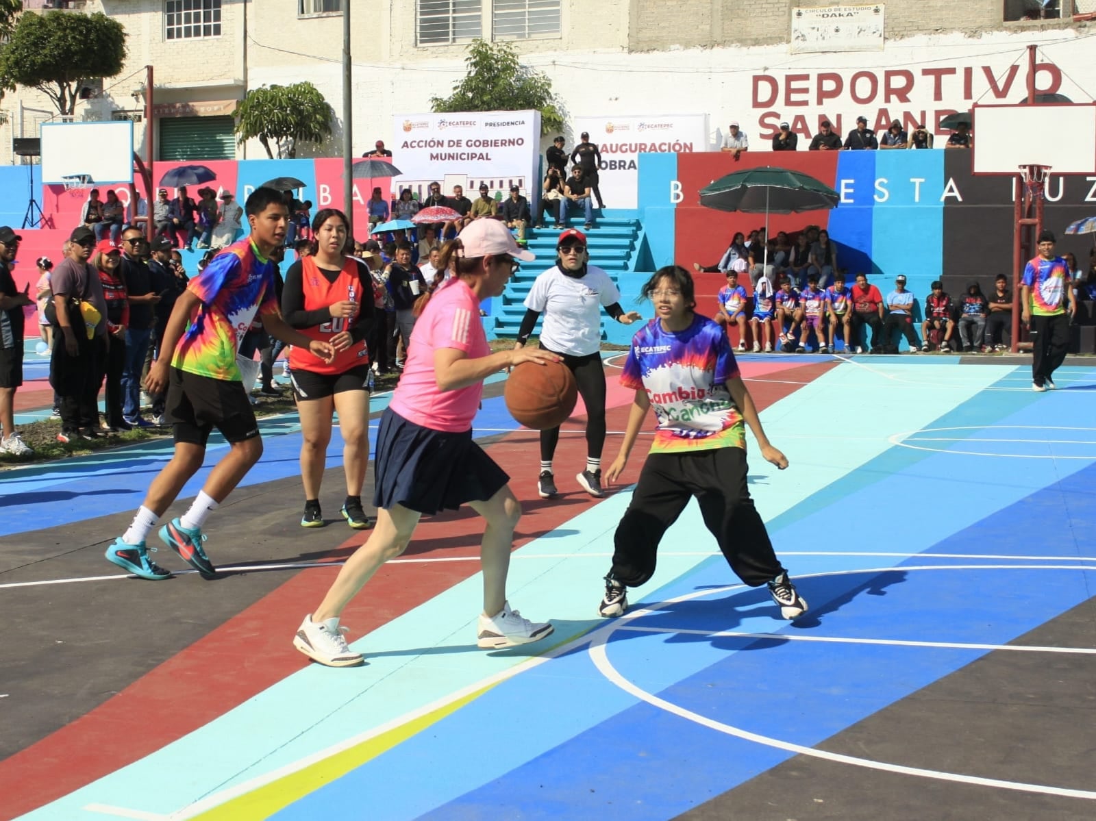Azucena Cisneros impulsa rehabilitación de espacios en Ecatepec con Deportivo San Andrés.