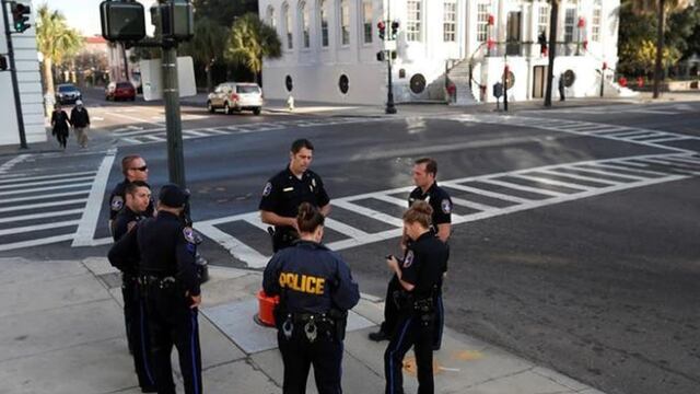 Policías en Lancaster