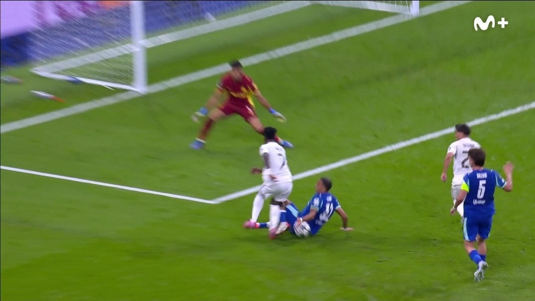 Polémica mano en el Real Madrid vs Marsella