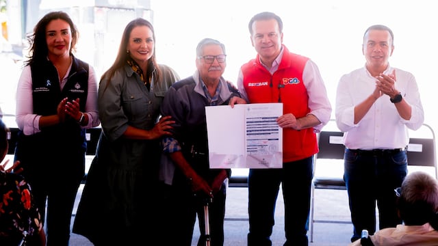 Esteban Villegas y Susy Torrecillas impulsan obras de pavimentación en Lerdo.