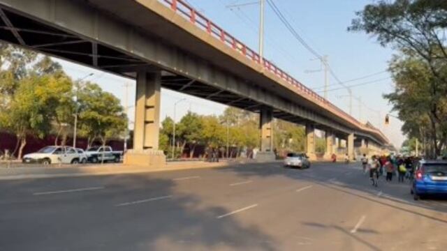 Manifestantes liberan calzada Ermita Iztapalapa.