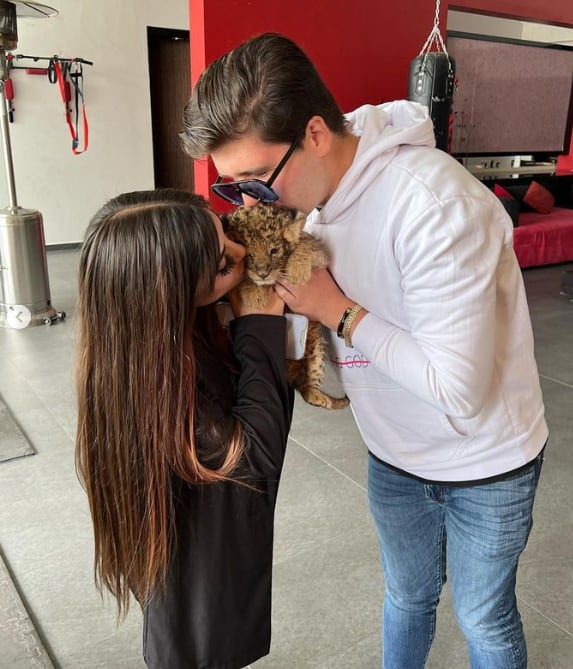 Fofo Márquez y su novia, Andrea Zúñiga