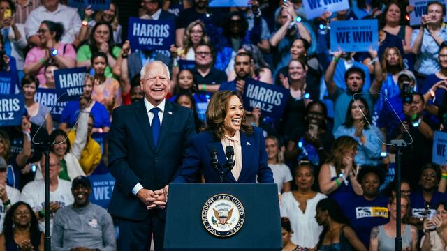 Kamala Harris y Tim Walz