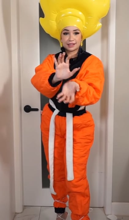 Daniela Rodrice se disfraza de sexy Goku para Halloween