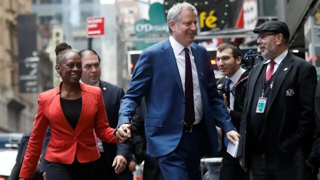 Bill di Blasio y su esposa Chirlane McCray.