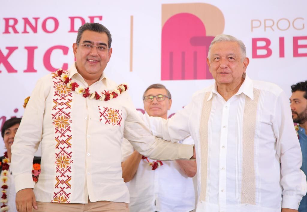 AMLO DA LA CARA POR PUEBLA: APOYA A SU GOBERNADOR SERGIO SALOMÓN CÉSPEDES