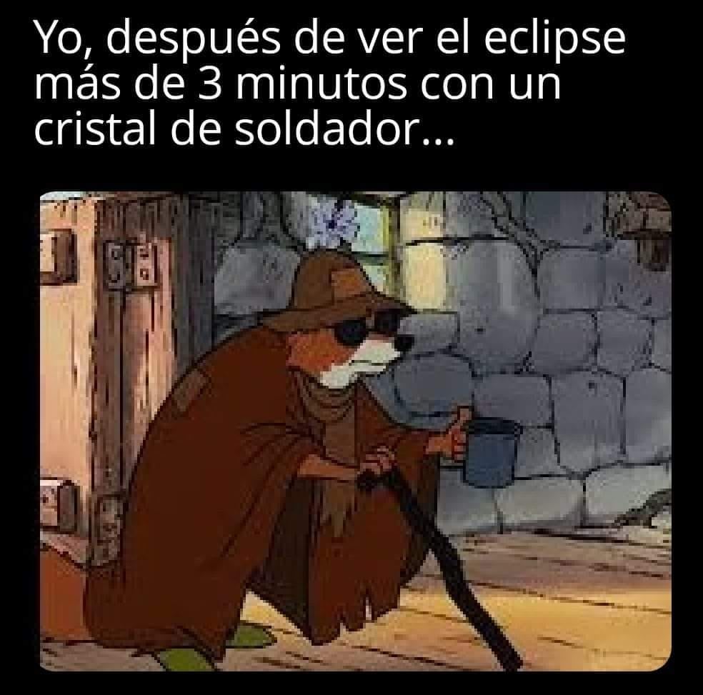 Memes de ojos rojos por el eclipse