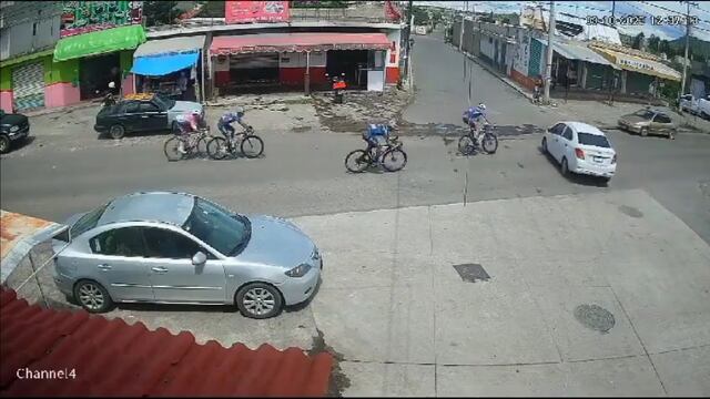 ¿Qué pasó en Puebla? Automovilista imprudente provoca carambola de ciclistas en Huejotzingo (VIDEO)