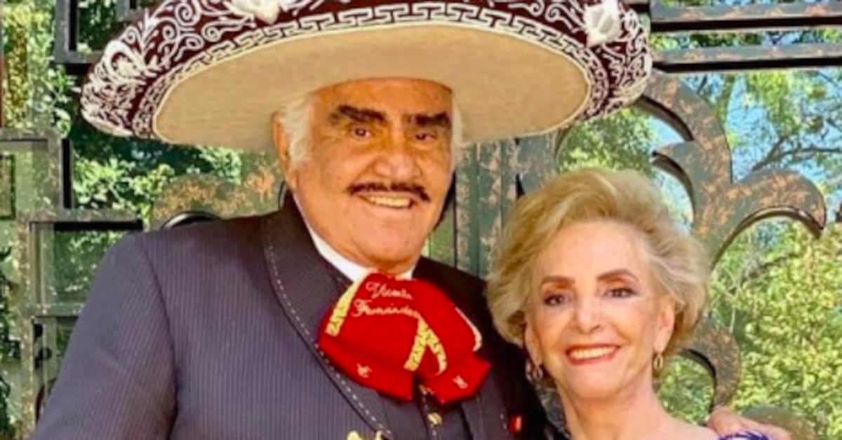 Vicente Fernández sigue visitando a Doña Cuquita a través de sus perros, asegura la viuda