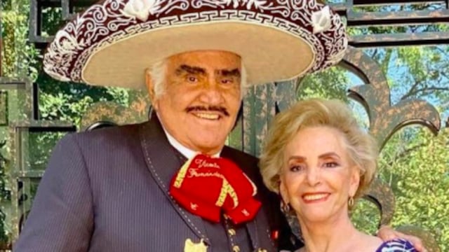 Vicente Fernández y doña Cuquita