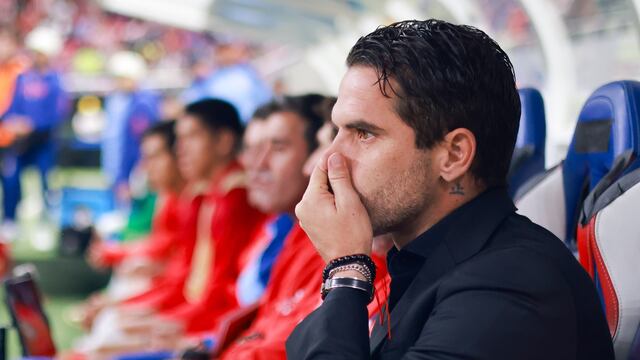 Fernando Gago en el banquillo