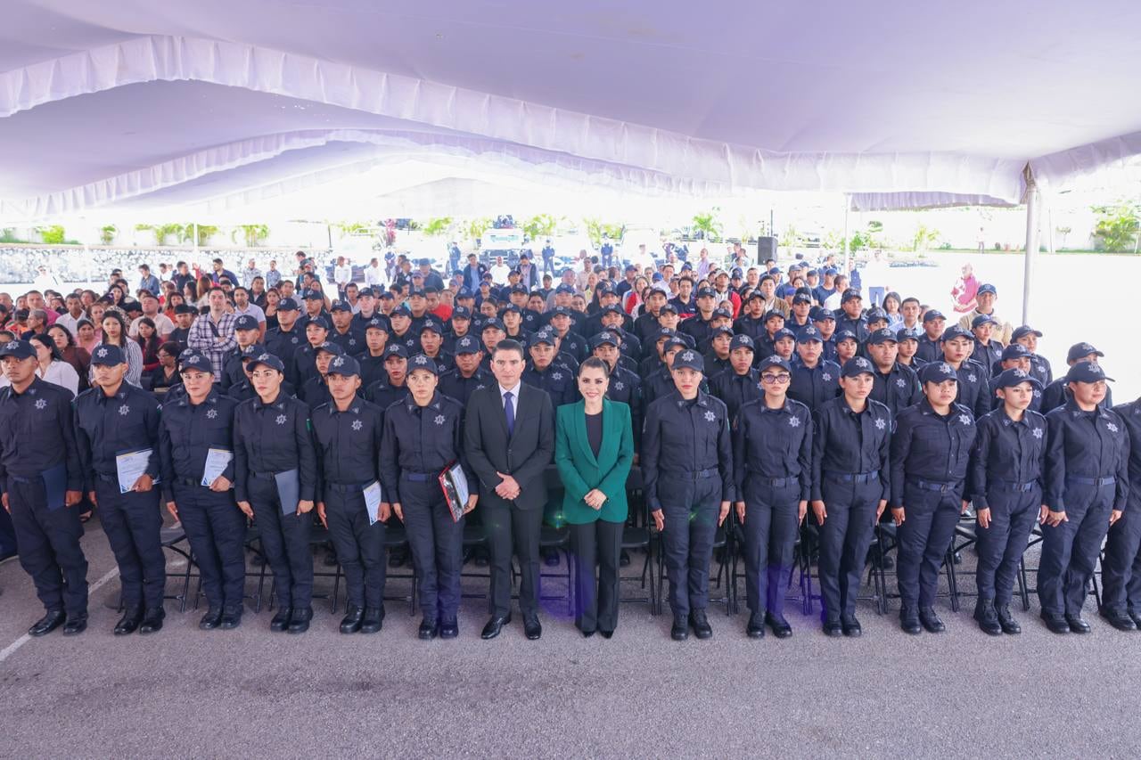 De 69 nuevos elementos de la policía que terminaron sus estudios, 36 son mujeres