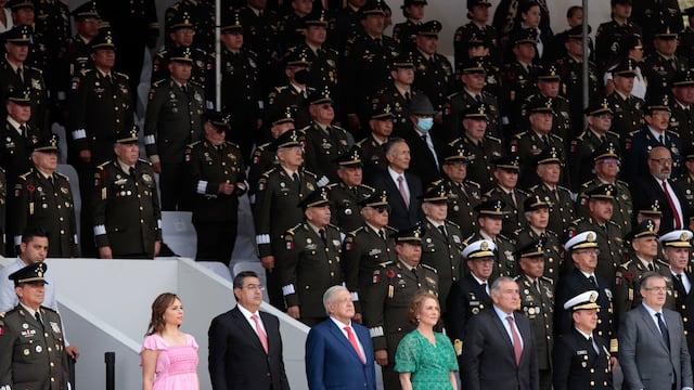 Andrés Manuel López Obrador encabezó la ceremonia por el 161 aniversario de la conmemoración de la Batalla de Puebla en la zona militar