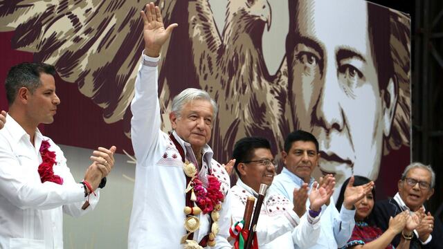 Andrés Manuel López Obrador en Oaxaca. Conmemoración en Guelatao.