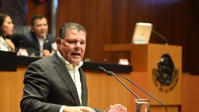 Virgilio Mendoza Amezcua, Senador por Colima del PVEM.