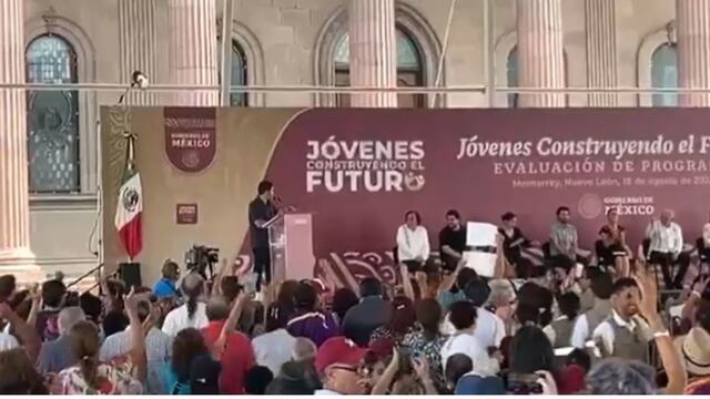 Samuel García es abucheado e intenta calmar los ánimos halagando AMLO y Claudia Sheinbaum