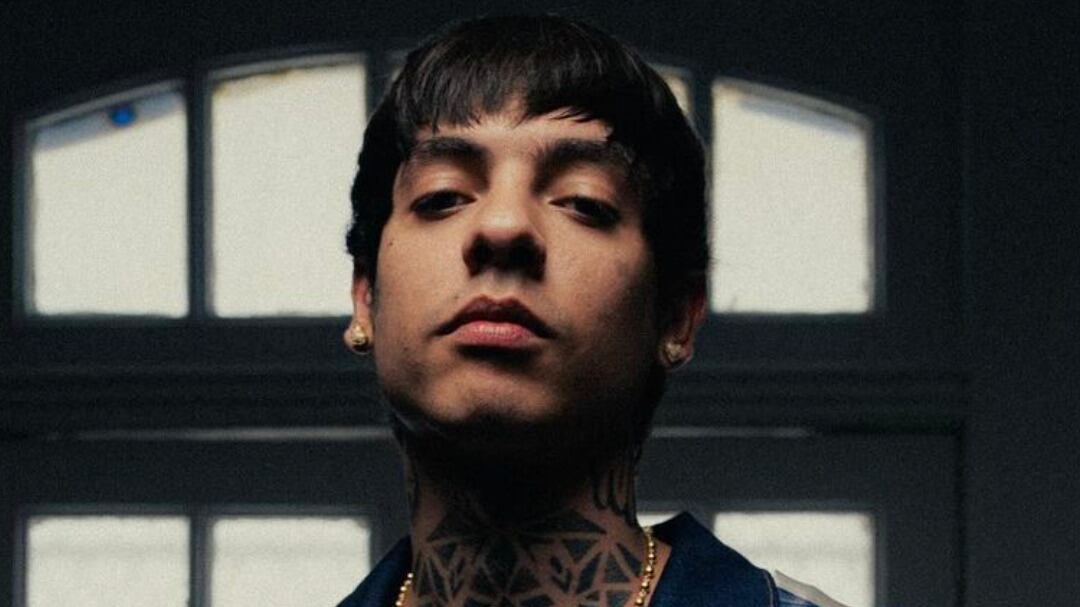 VIDEO: Natanael Cano usó pantalones con las caras del Chapo Guzmán y Pablo Escobar