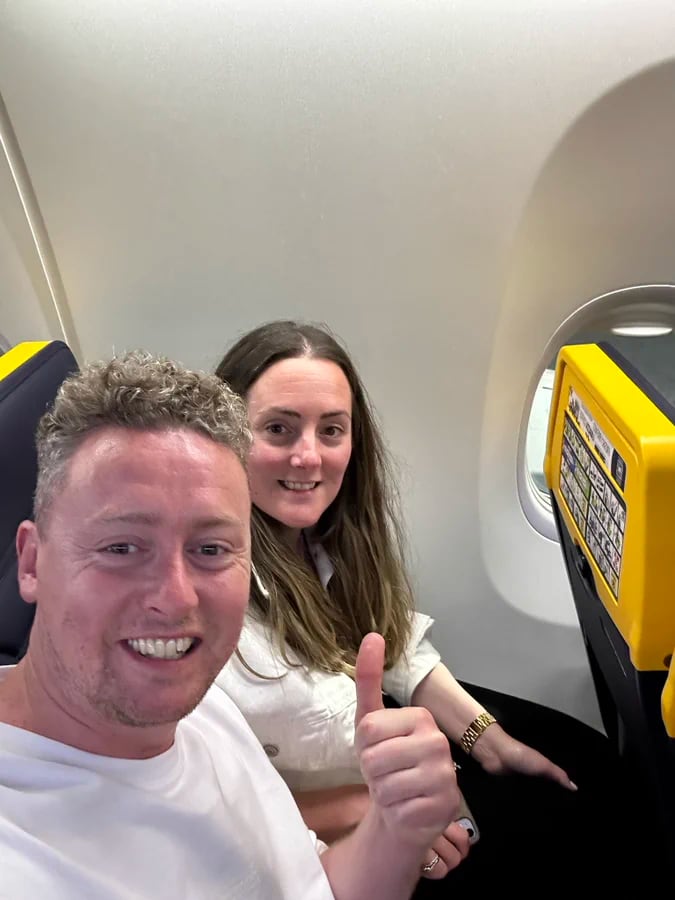 Pareja afectada por la aerolínea Ryanair
