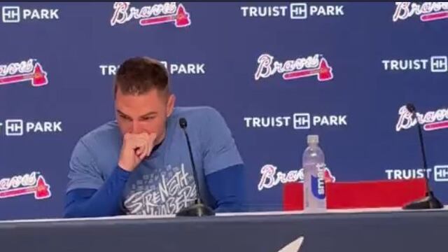 Freddie Freeman contuvo el llanto luego de volver a Atlanta para enfrentar a los Braves.