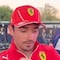 Fan casi engaña a Charles Leclerc y hace que le firme un acta de matrimonio