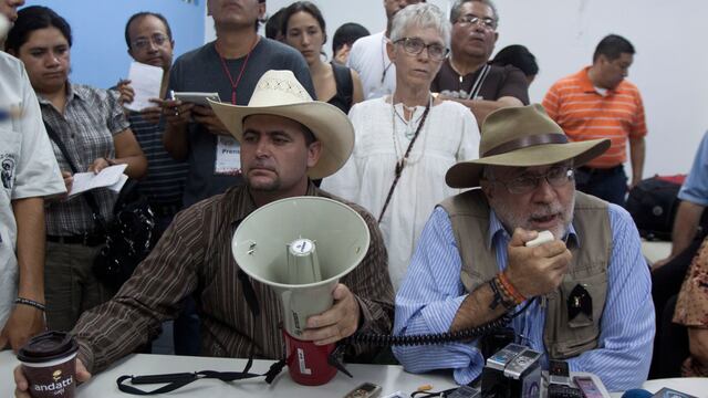 Julián LeBarón y Javier Sicilia en 2013