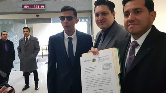 Los abogados presentaron la iniciativa.