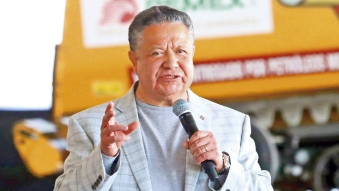 Julio Menchaca, gobernador de Hidalgo, sufre desvanecimiento