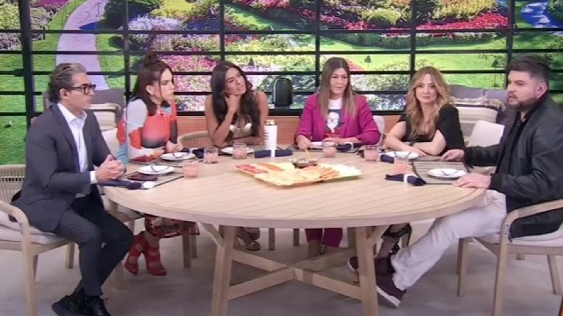 Medio Metro mordido por un perro es escenario de burlas en el programa Hoy, pero dos fueron los más manchados