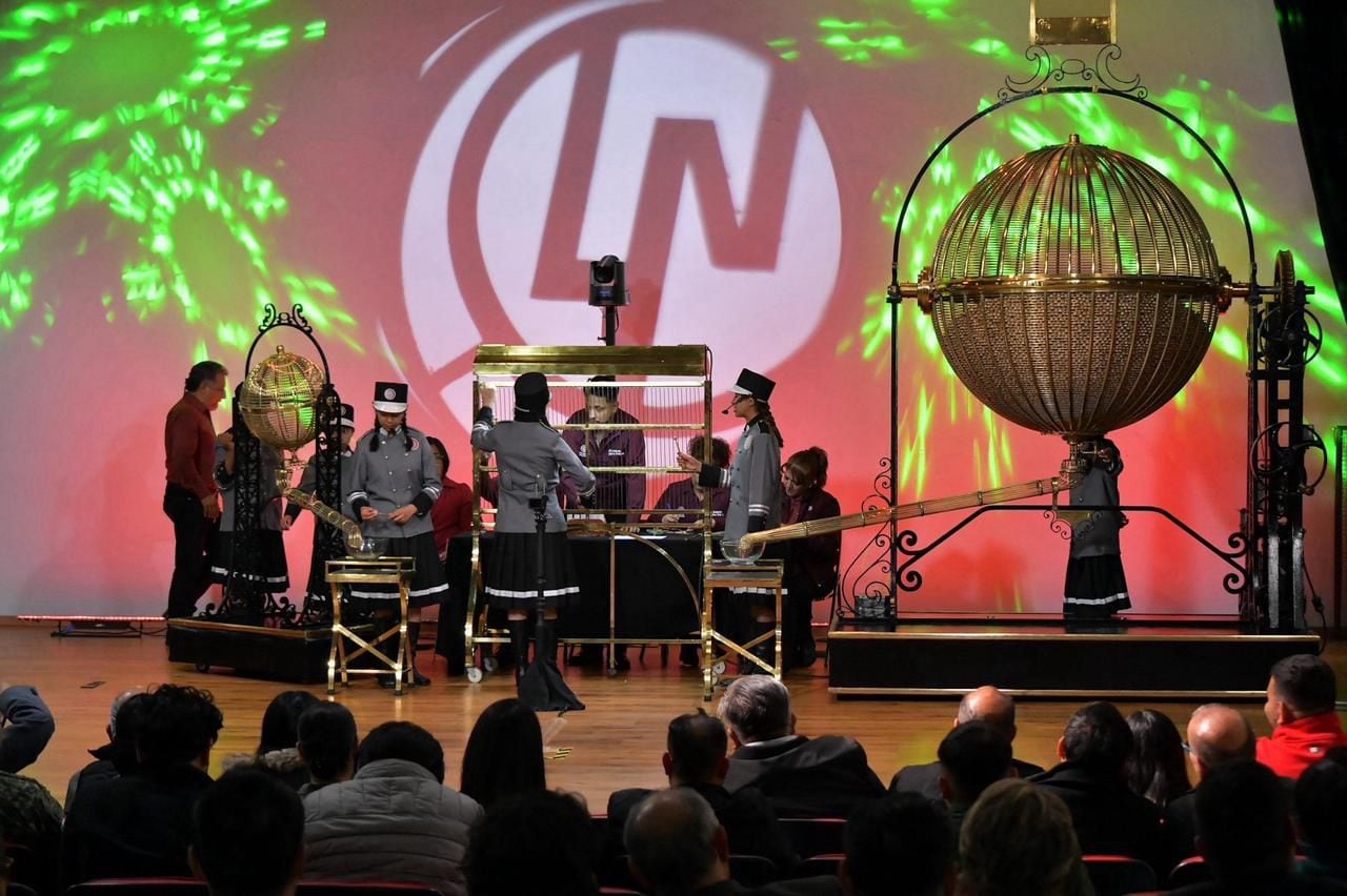 Lotería Nacional dedica Sorteo Mayor al Día de la Bandera y reconoce a Fuerzas Armadas.