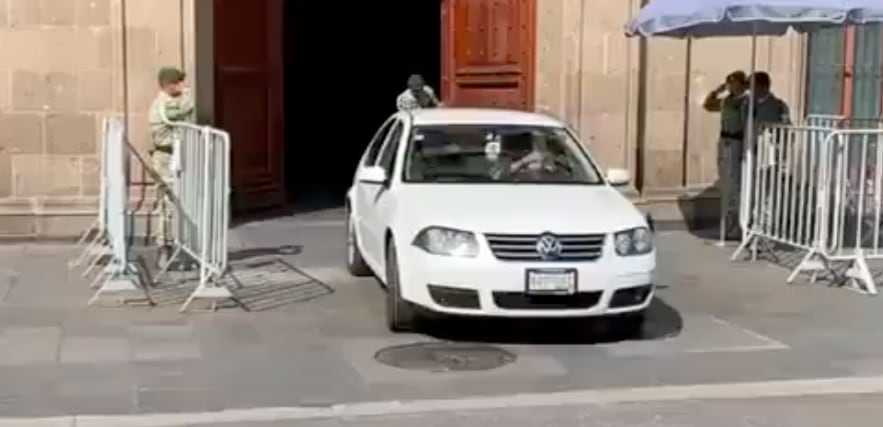 AMLO sale de Palacio Nacional con rumbo a Acapulco