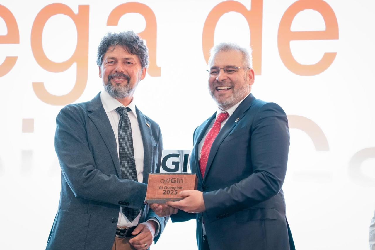 Alfredo Ramírez Bedolla encabeza clausura de Bienal OriGIn 2025.