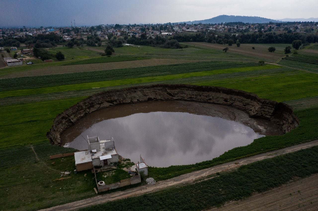 Socavón de Puebla, lleno de agua