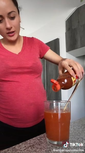 Mujer comparte su receta de chilaquiles "a la española" en TikTok