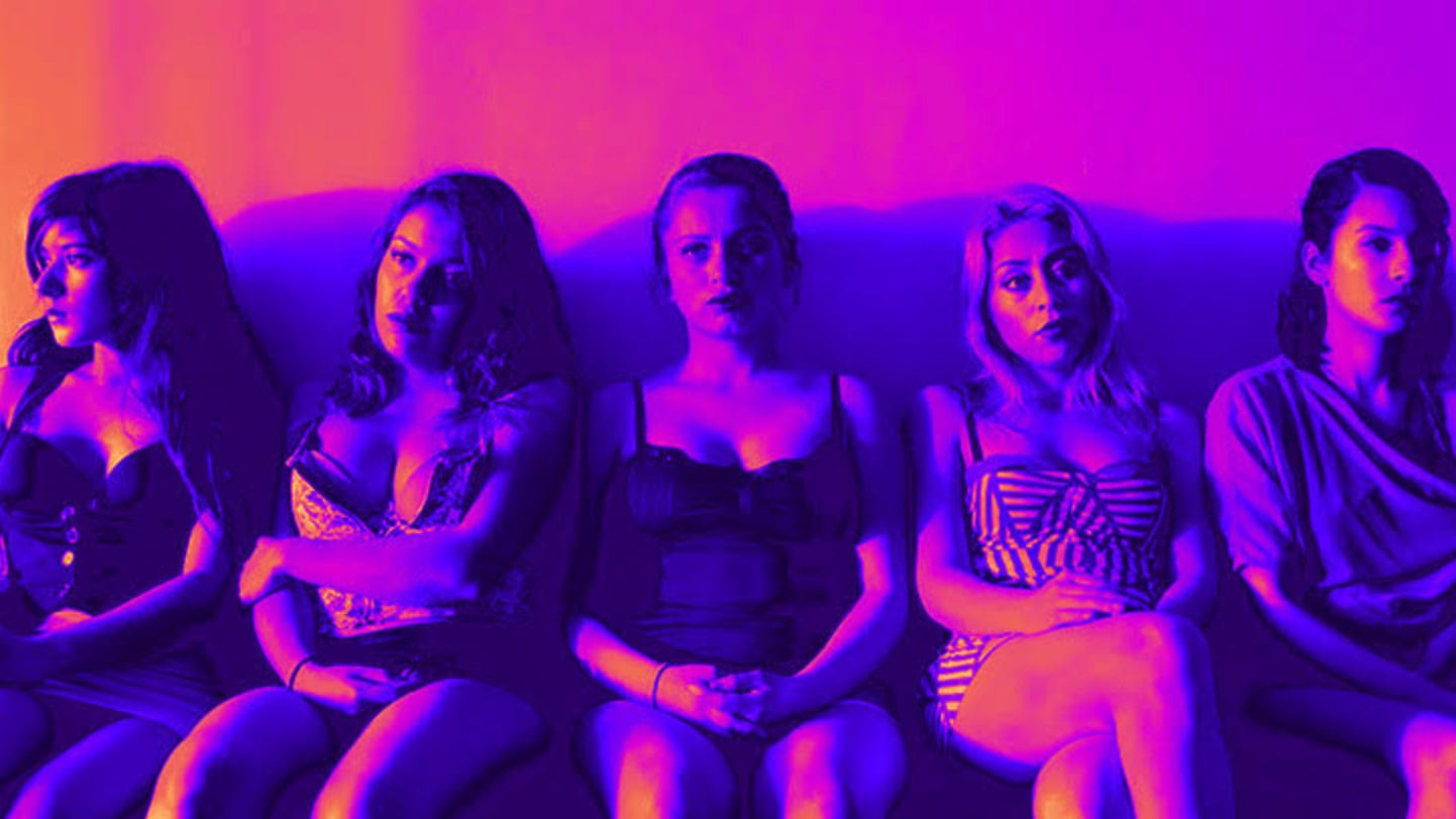 Antes de que llegue el mundo y consuman mujeres