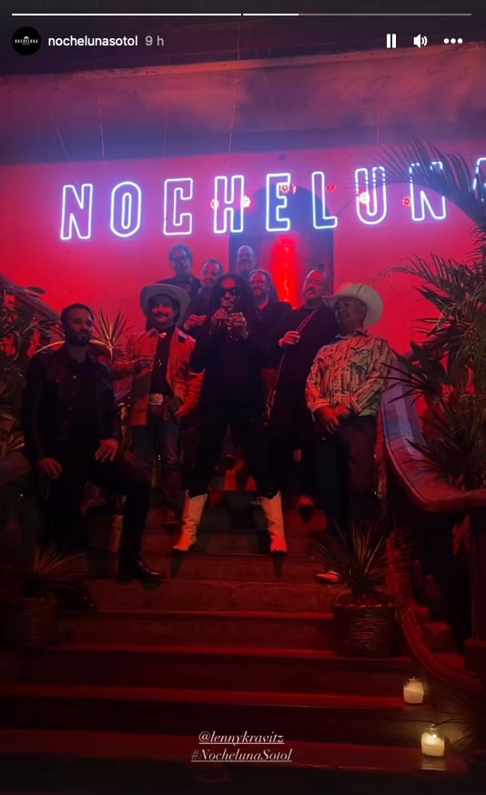 Lenny Kravitz brinda por el lanzamiento de su sotol Nocheluna.