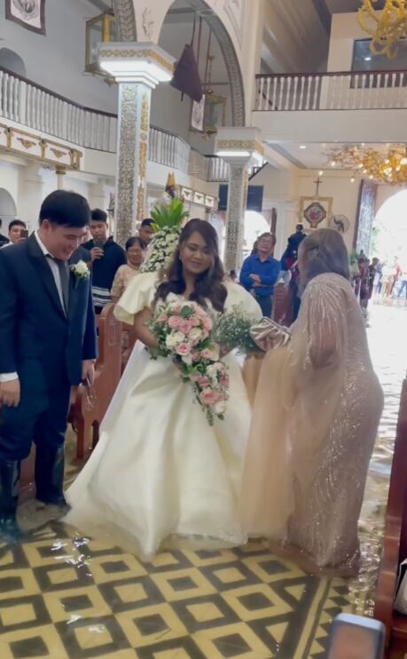 Ni un tifón le arruina la boda