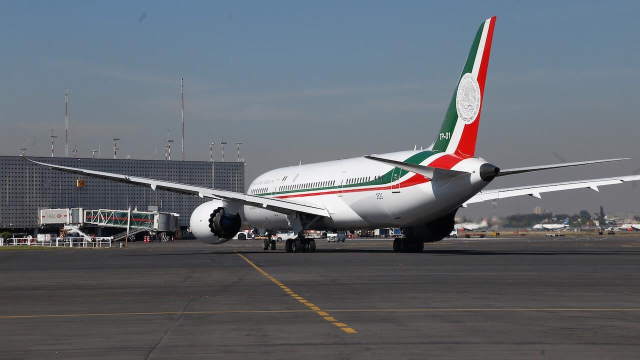 Avión "José María Morelos y Pavón"