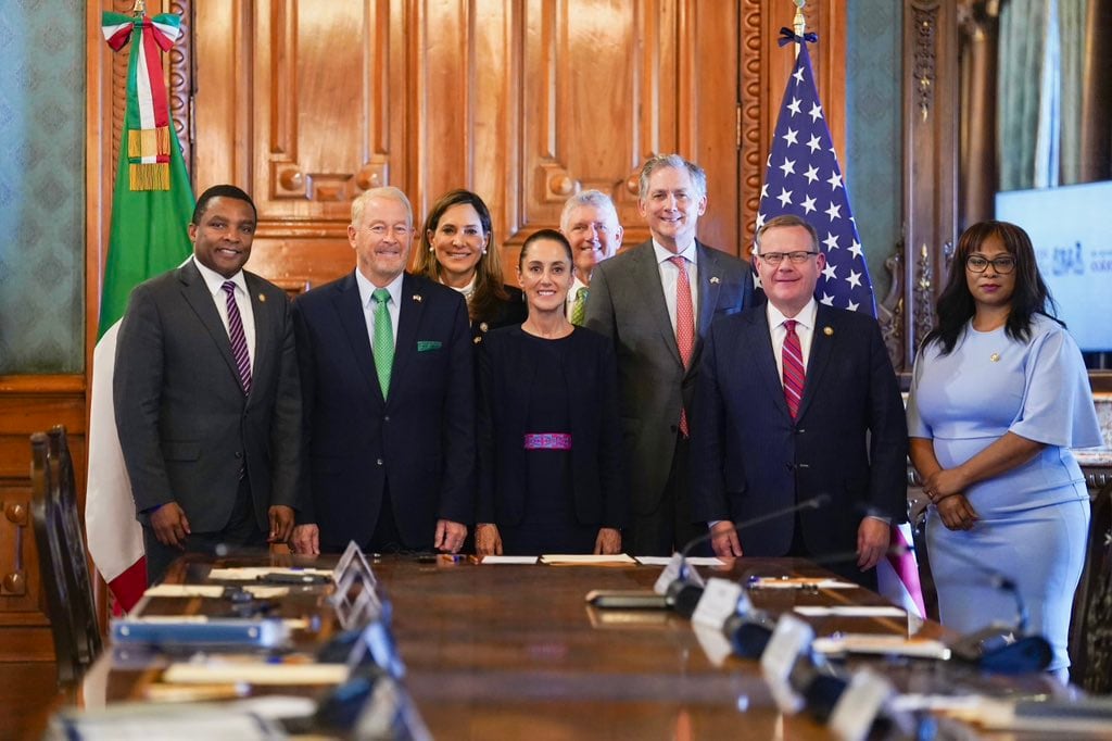 Ronald Johnson revela más detalles de la reunión de Claudia Sheinbaum