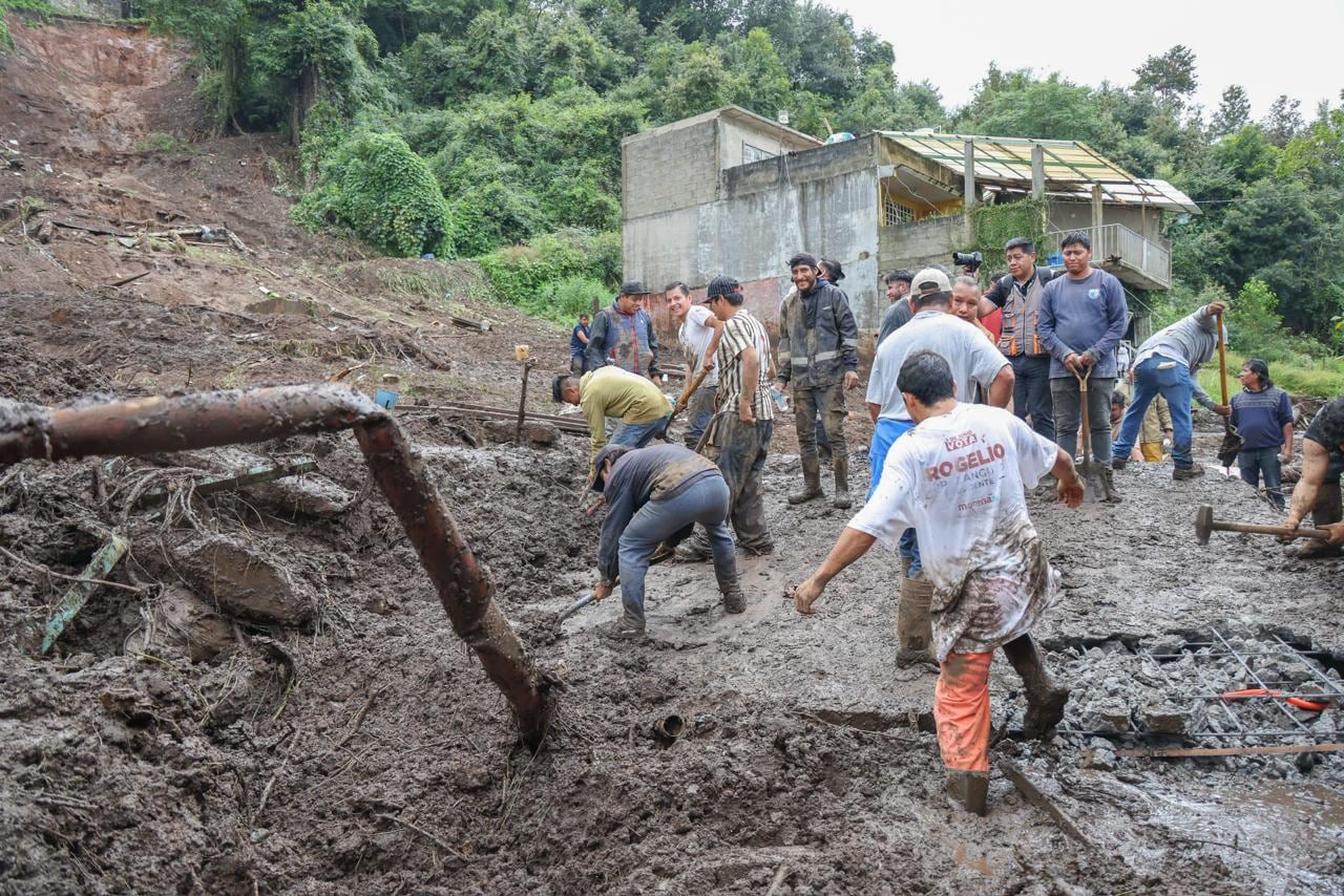 Autoridades del gobierno de Puebla supervisan la zona, asegurando la atención integral a los habitantes afectados