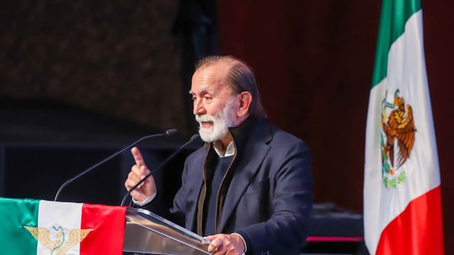 A Epigmenio Ibarra se le quebró la voz al hablar de la fundación de Morena
