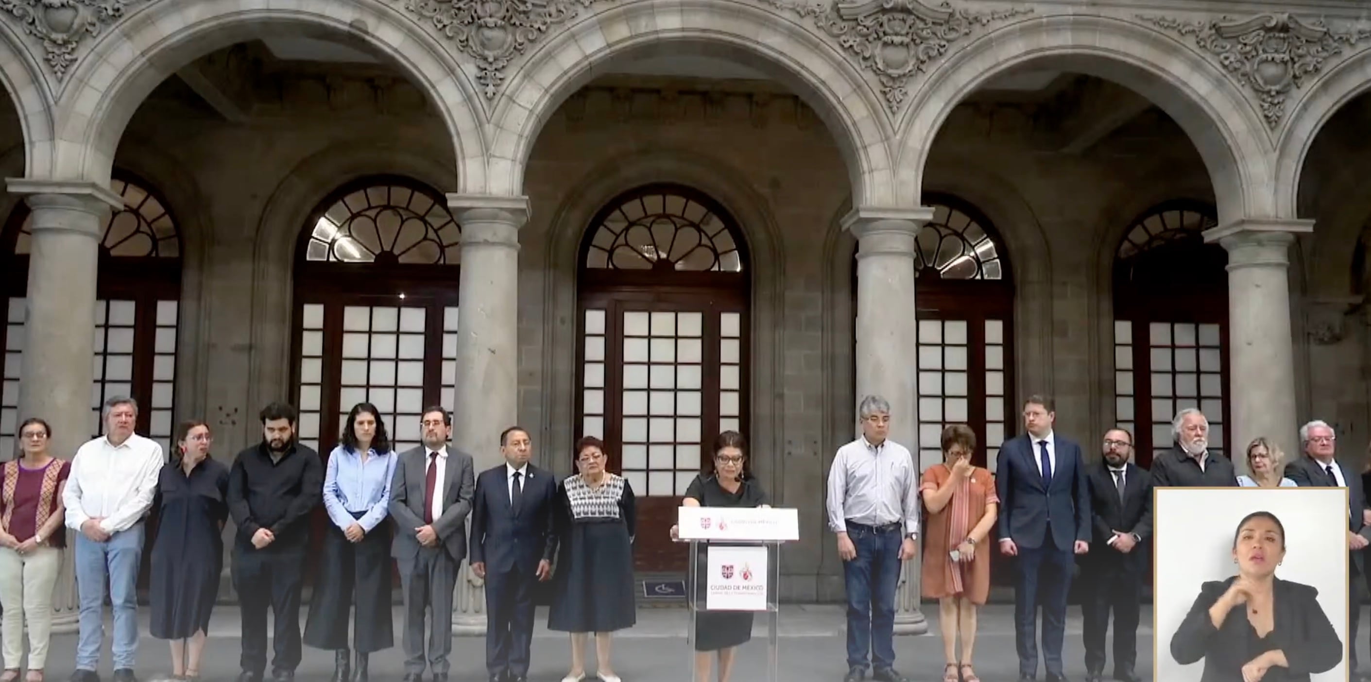 Clara Brugada casi rompe en llanto al despedirse de Ximena Guzmán y José Muñoz; en el gabinete de CDMX había preocupación