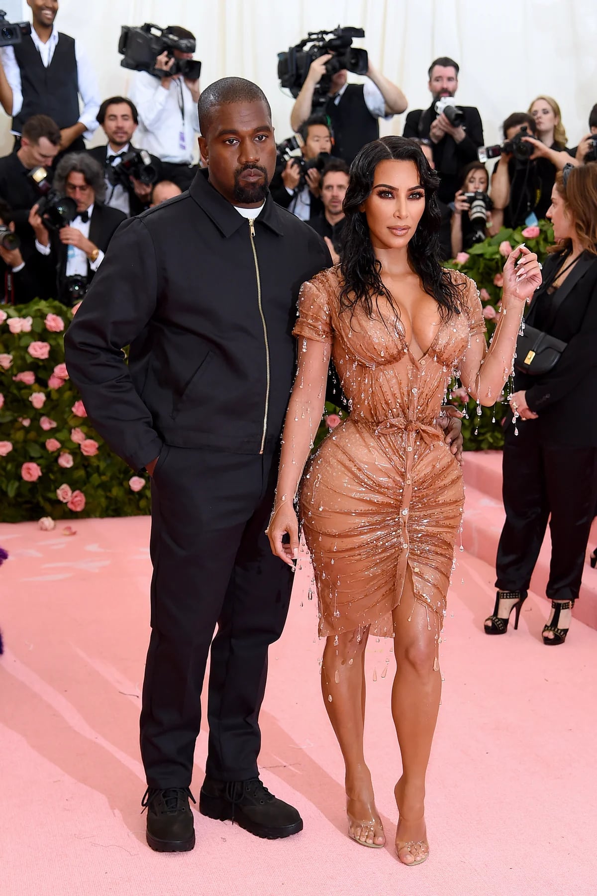 Kanye West (Ye) y Kim Kardashian, con un diseño de Therry Mugler en el Met Gala 2019