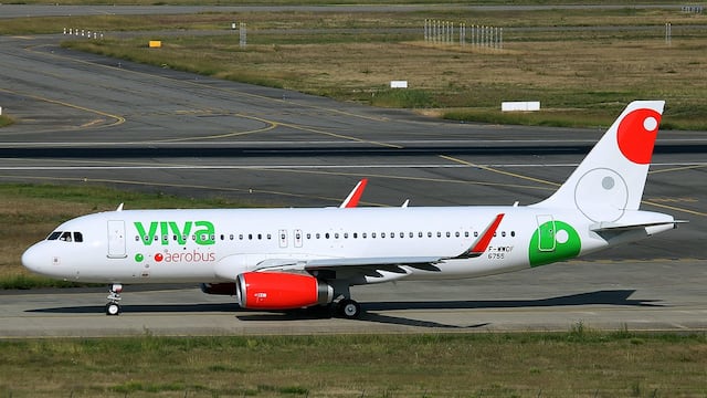 Avión de VivaAerobus