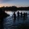 Estados Unidos usa caballos y látigos contra migrantes haitianos (video)