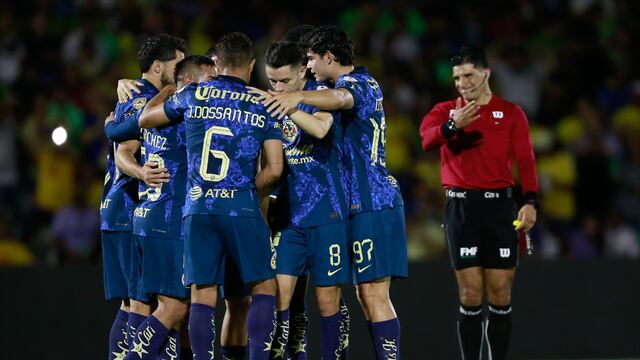 Árbitro causa revuelo por 'celebrar' gol de Henry Martín con el Club América.