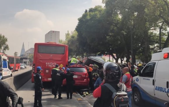5 personas resultaron lesionadas por la carambola de la CDMX en avenida Insurgentes y Eje 1 Norte