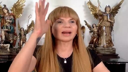 Mhoni Vidente compara al Dalai Lama con Naasón Joaquín García