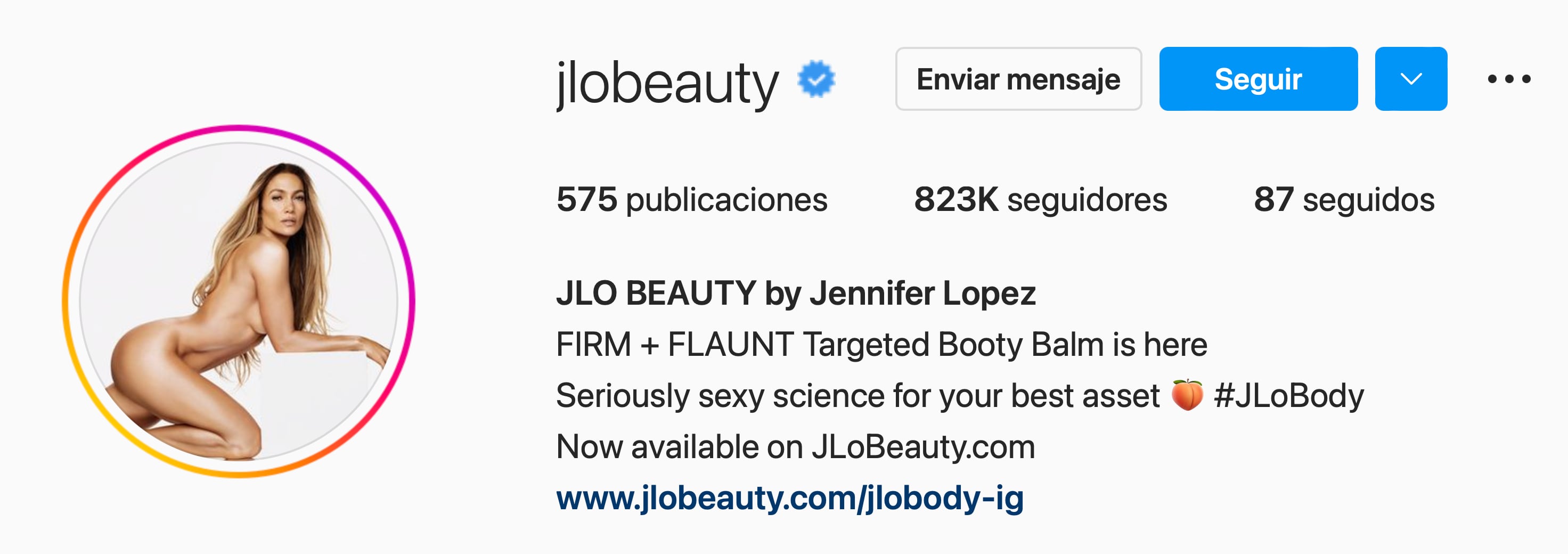 Jennifer Lopez desnuda celebra tener 53 años de edad