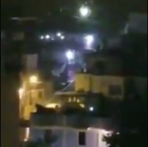 Bailongo desde las ventanas.